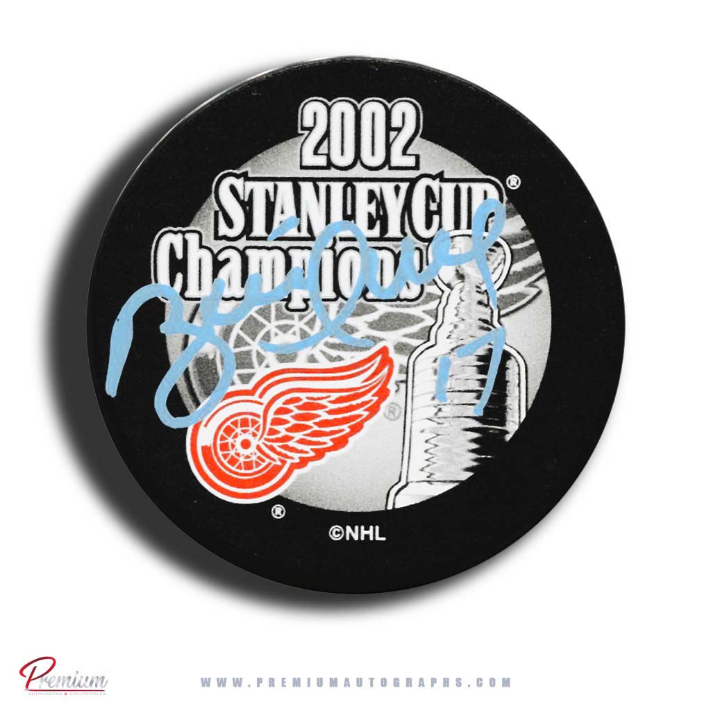 Brett Hull Detroit Red Wings Autographed 2002 Stanley Cup Champions Puck