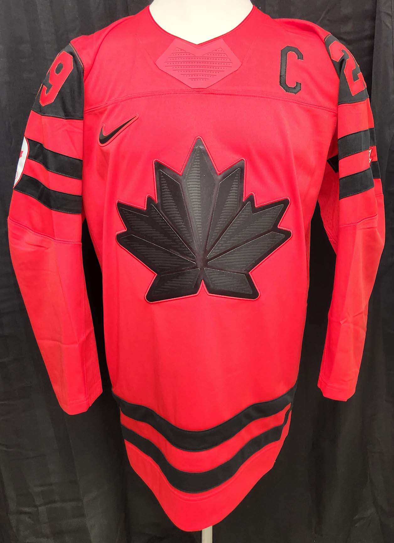 Marie-Philip Poulin Team Canada Autographed Nike RED Jersey w/ Beijing 2022 Gold & Captain Clutch Inscription