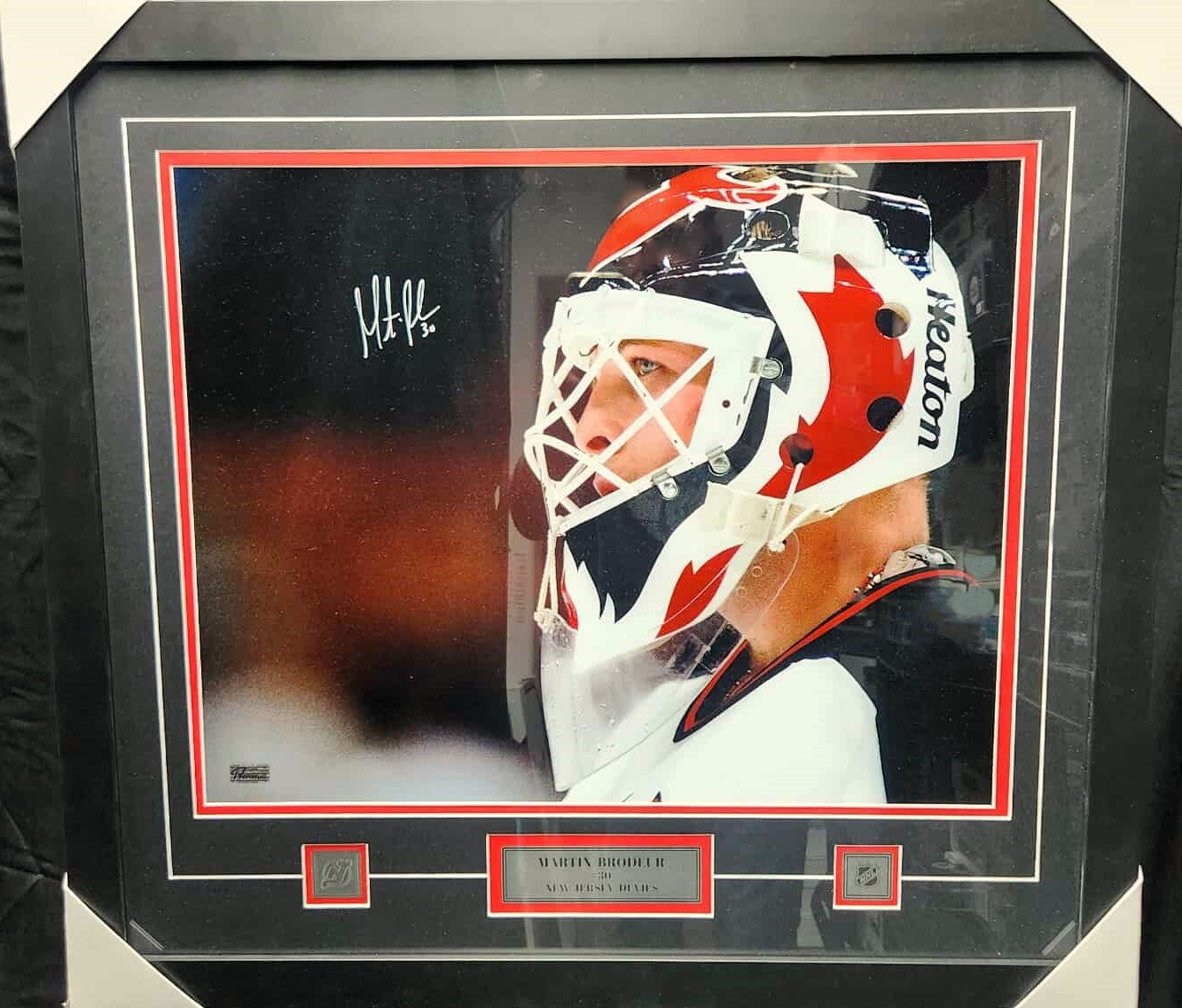 Martin Brodeur Signed & Framed 16x20 Photo – New Jersey Devils