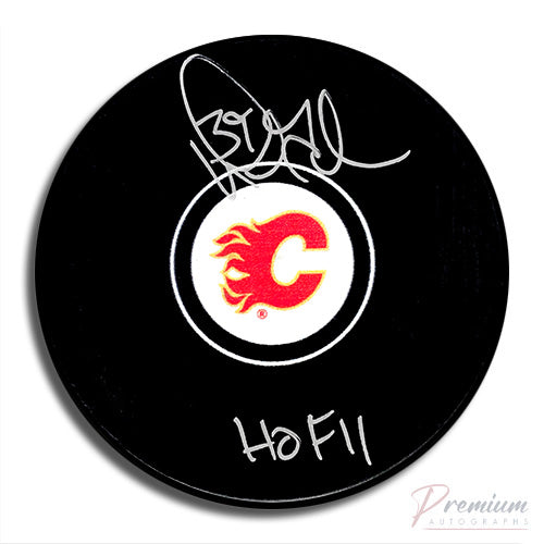 Doug Gilmour Calgary Flames Signed Puck w/ HOF 2011 Inscription