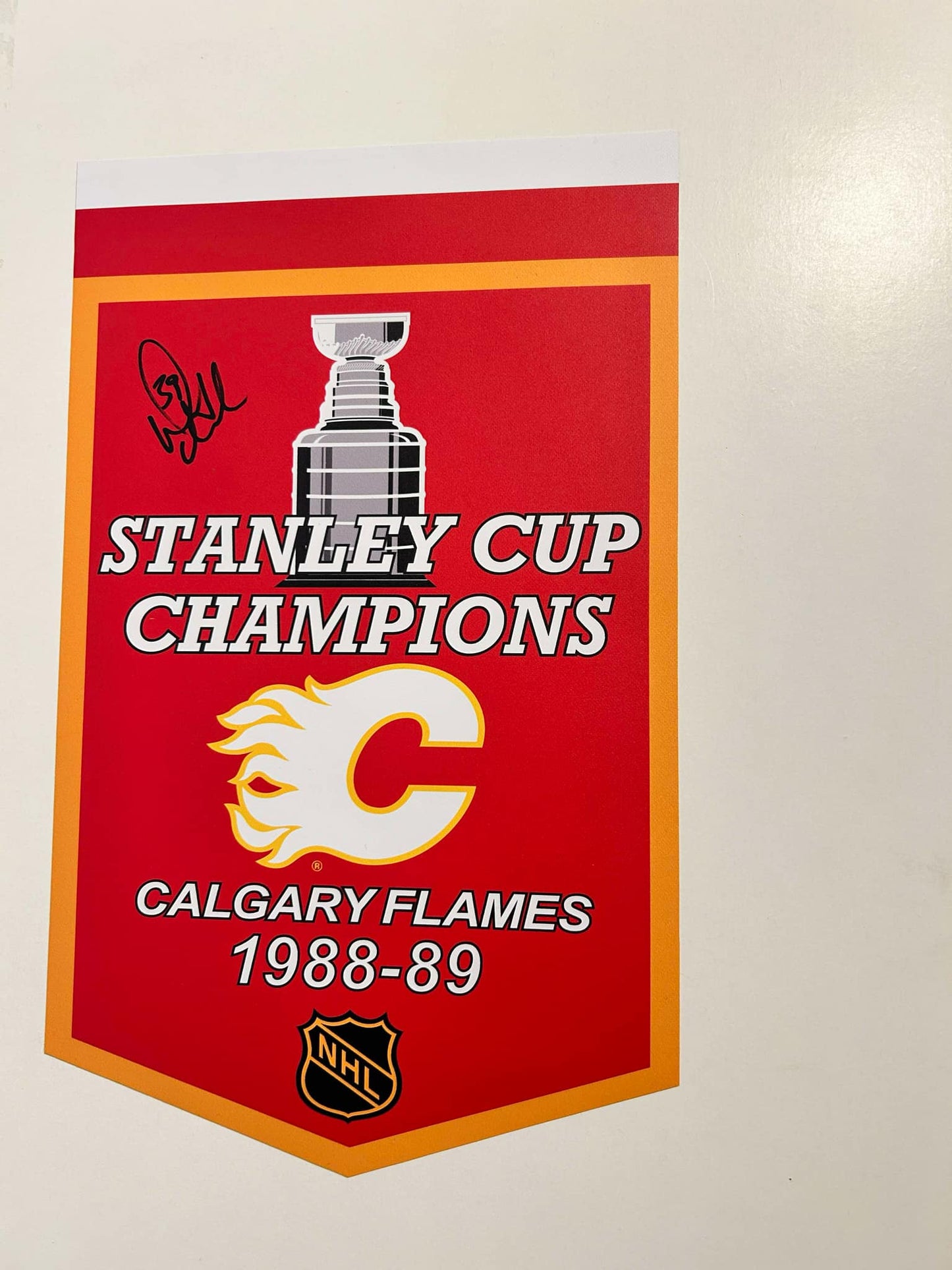 Doug Gilmour Calgary Flames Stanley Cup Champions 1988-89 Autographed Banner Black paint pen