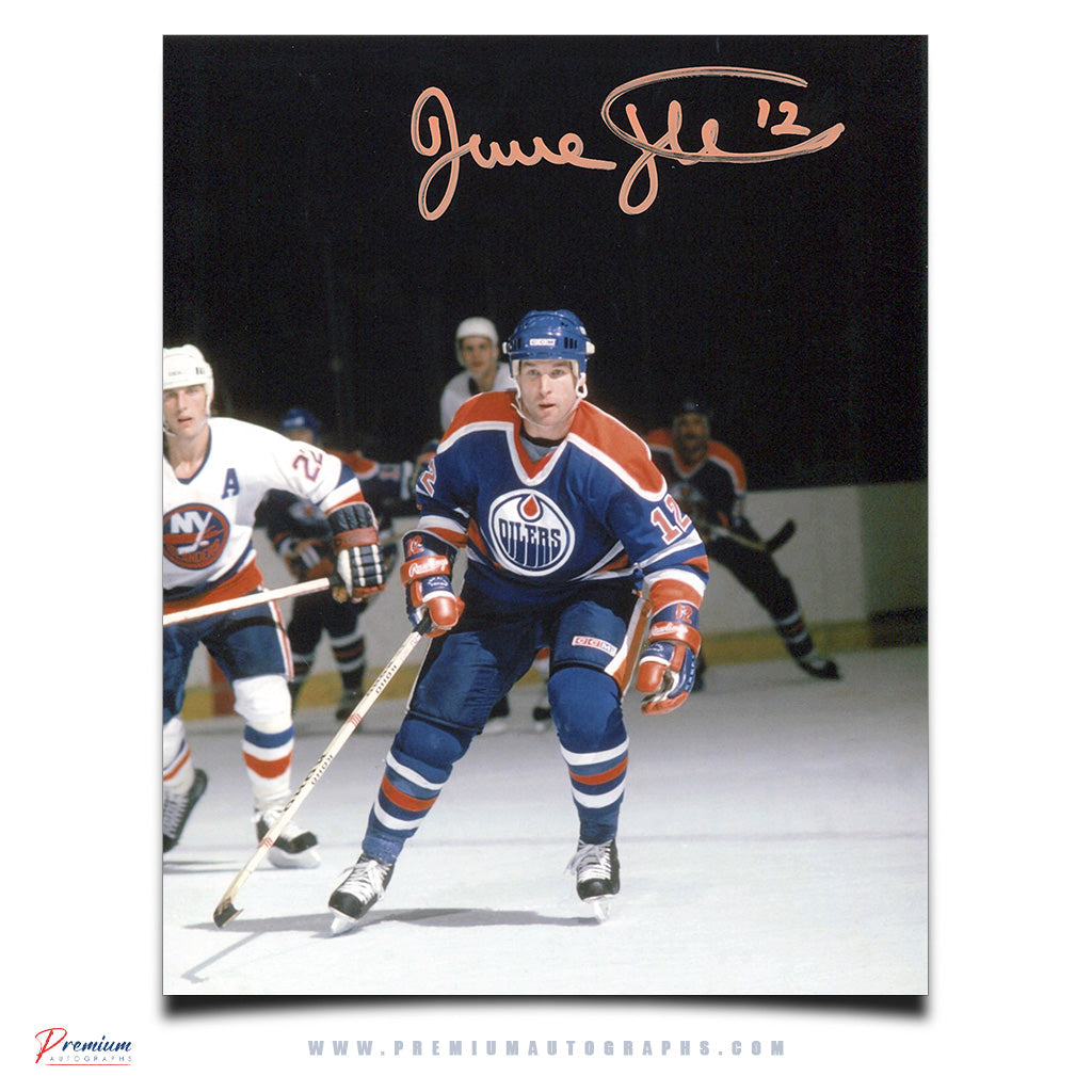 Dave Hunter Edmonton Oilers Autographed 8x10 Vs. Islanders