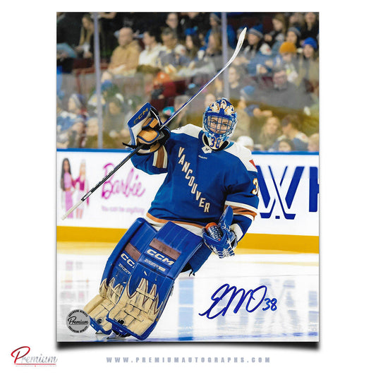 Emerance Maschmeyer Vancouver Goldeneyes PWHL Autographed 8x10 Photograph Crowd Salute