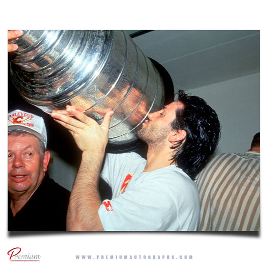 Doug Gilmour Calgary Flames Autographed 8x10 Photograph (PreOrder 07)