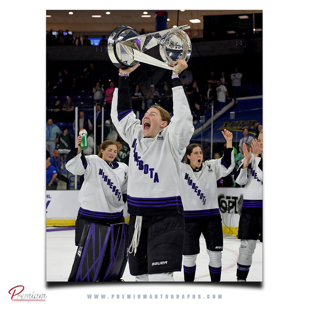 Maggie Flaherty Minnesote Frost Autographed 8x10 Photograph (PreOrder 01)