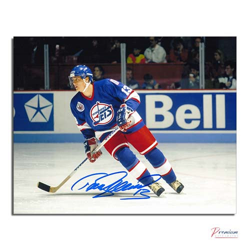 Teemu Selanne Winnipeg Jets Signed 8x10 Skating