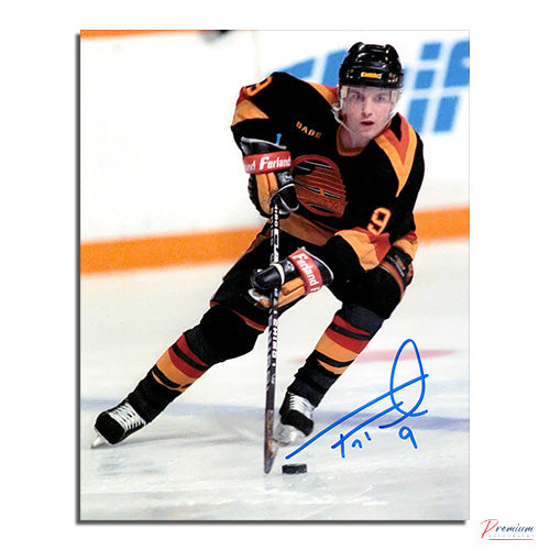 Tony Tanti Vancouver Canucks Signed 8x10 Photograph Skating